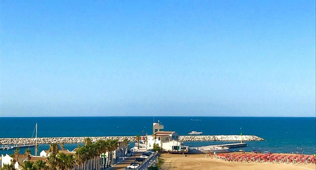 Hotel Borgo Marina Роди-Гарганико Экстерьер фото