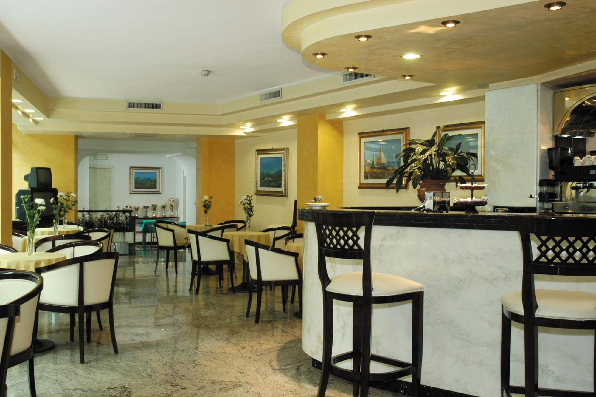 Hotel Borgo Marina Роди-Гарганико Экстерьер фото