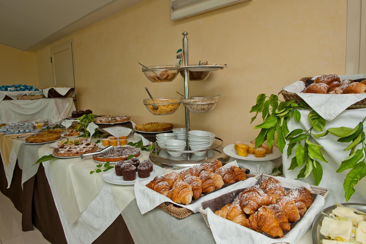 Hotel Borgo Marina Роди-Гарганико Экстерьер фото